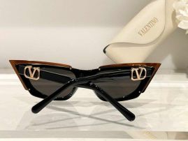 Picture of Valentino Sunglasses _SKUfw46802747fw